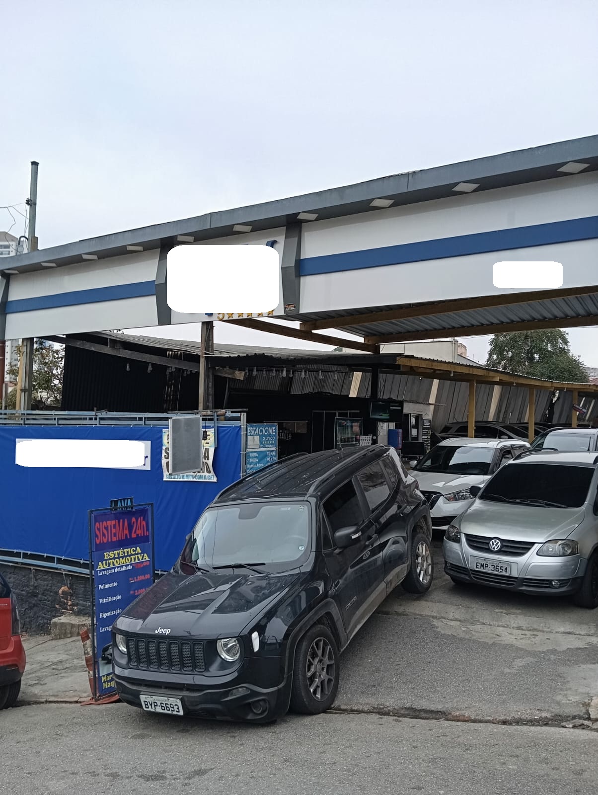 Estacionamento seco em prédio na Liberdade 5